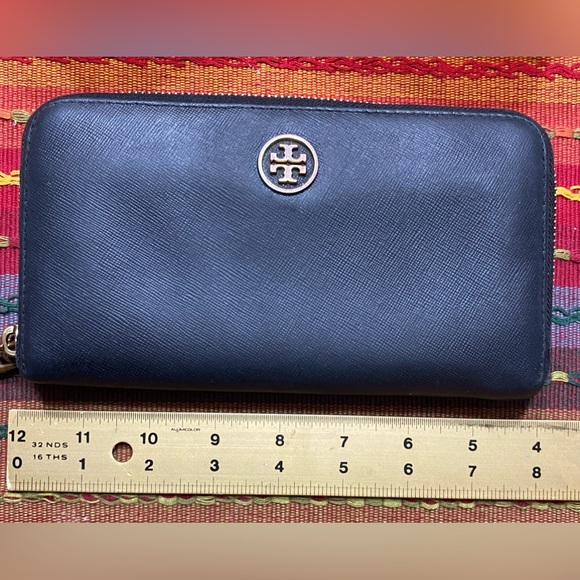 GUC Tory Burch Robinson Zip Continental
Wallet Black - Picture 13 of 14
